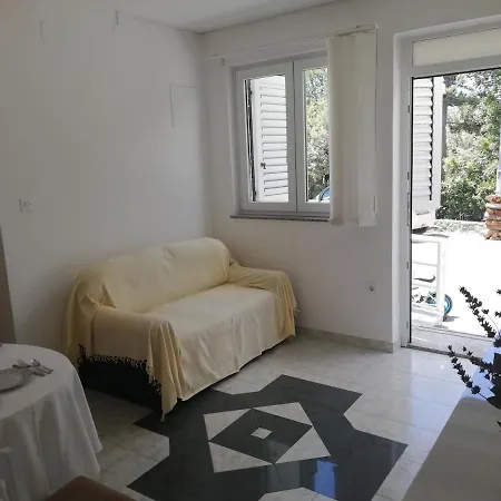 Marta 1 * Crikvenica